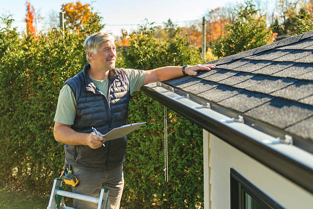 Professional Roofing technician working in Bloomfield, MO